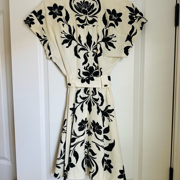 Zara linen dress! Button down! Self waist tie! Short sleeve! Mini - Picture 4 of 6